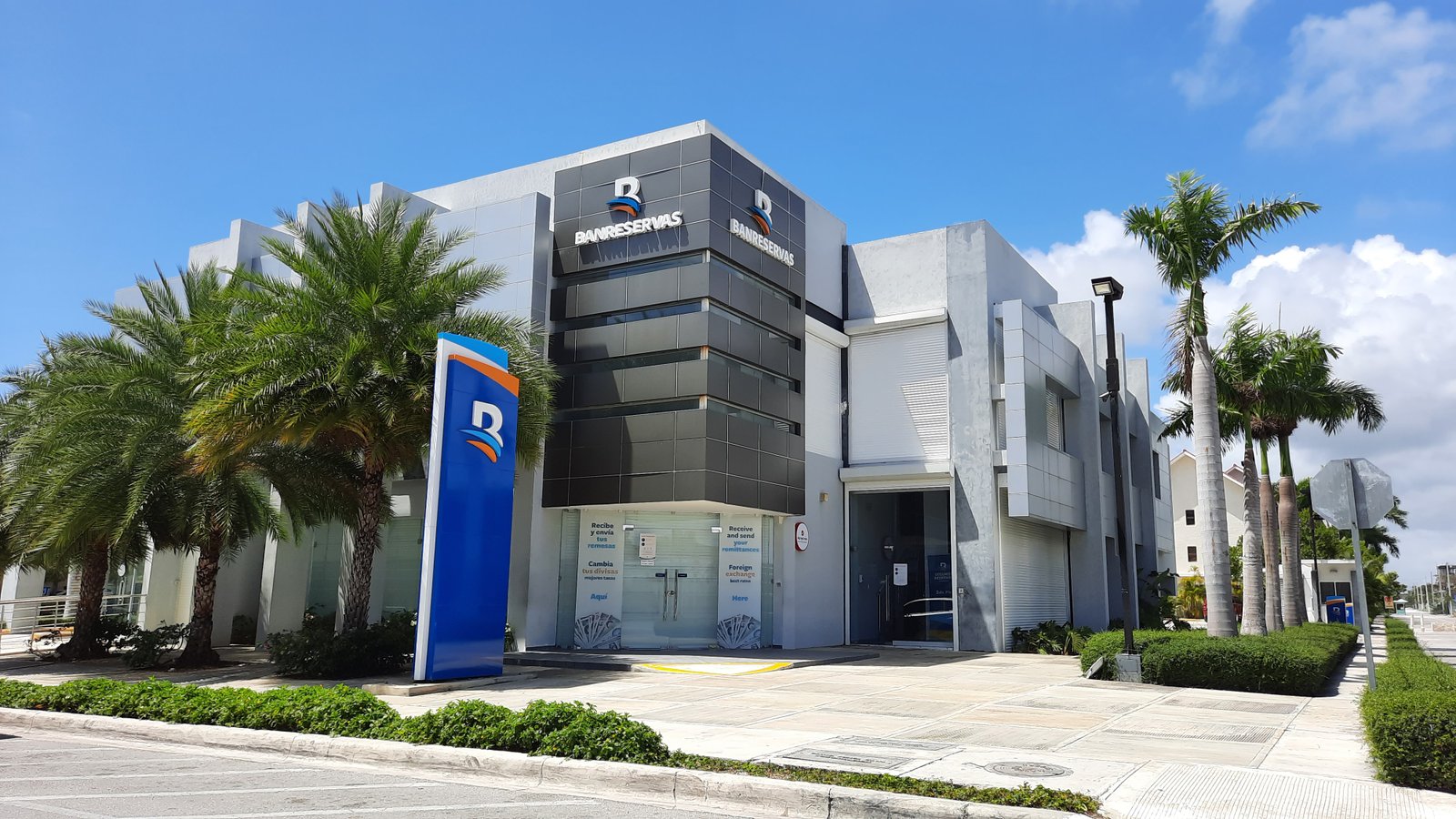 Portada de Banreservas (Banco de Reservas)